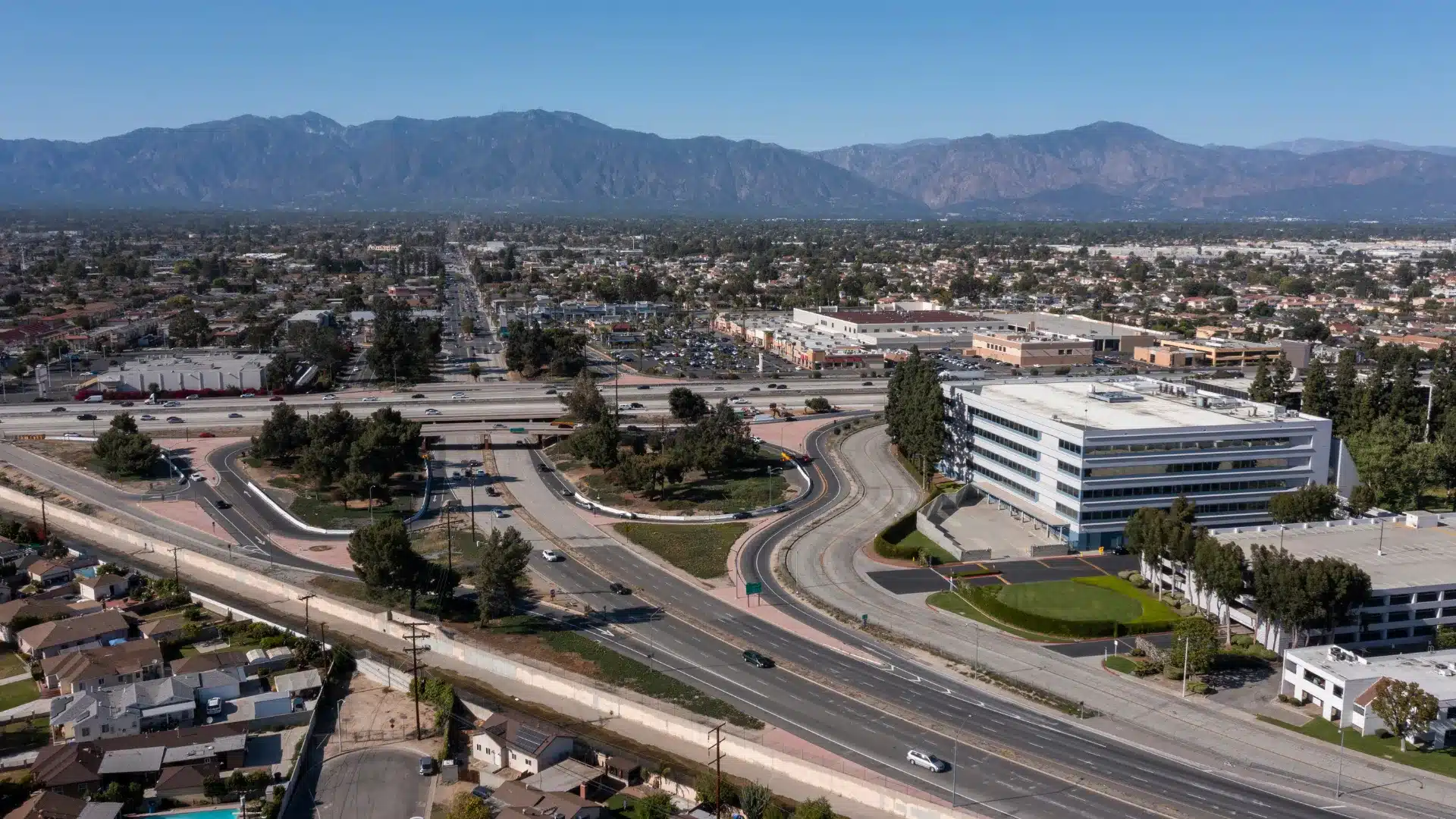 El Monte injury lawyer assisting client with uninsured accident compensation case